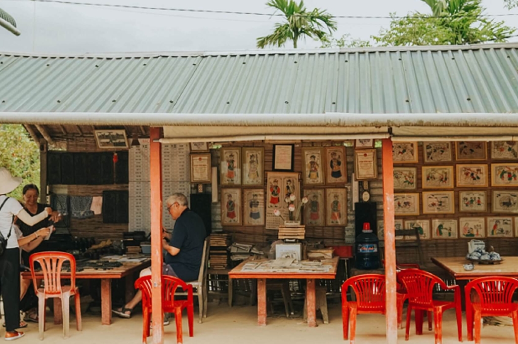 Không gian trưng bày tranh mộc bản dân gian truyền thống tại Làng Sình Huế