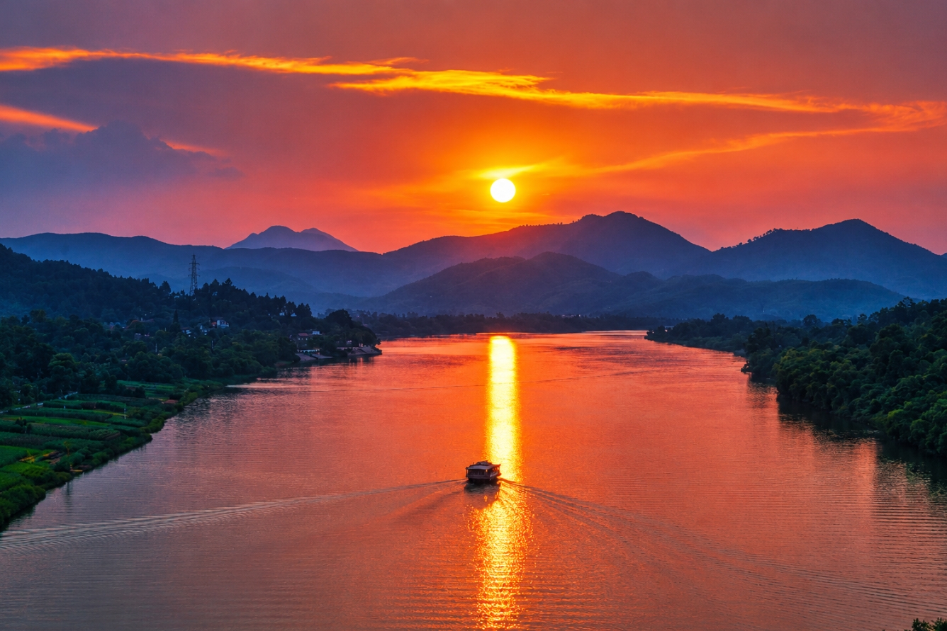 Khung cảnh hoàng hôn sông Hương tuyệt đẹp