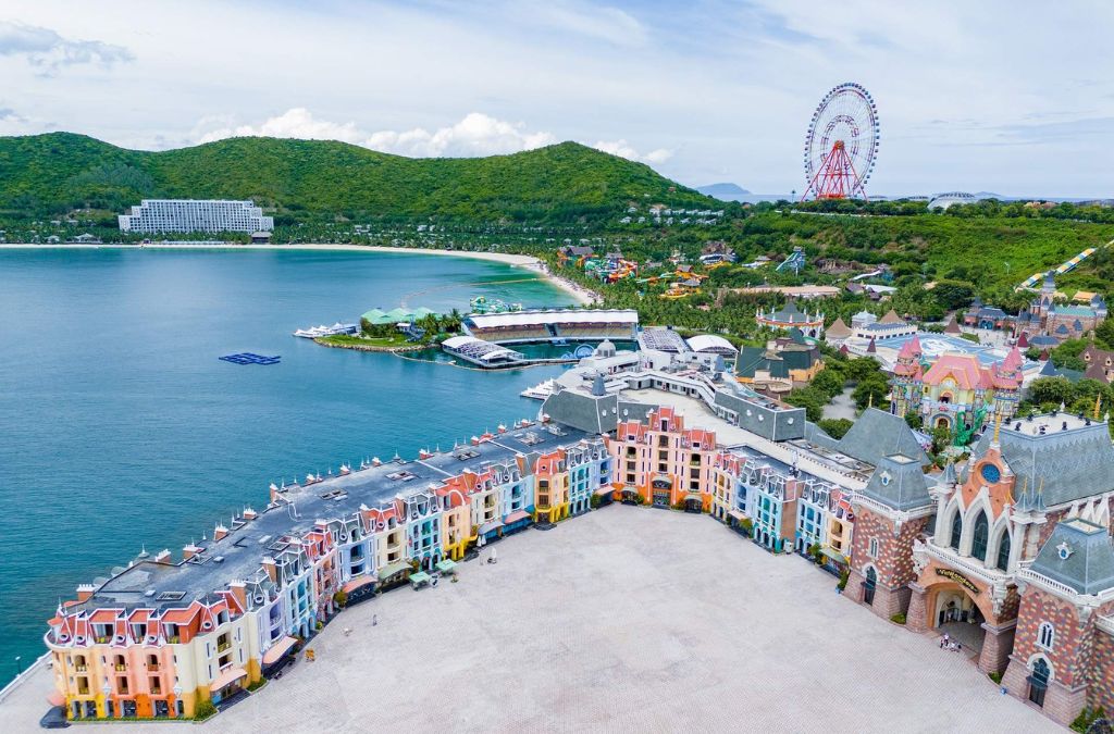 Khu phố nhiều màu sắc tại Vinpearl Harbour
