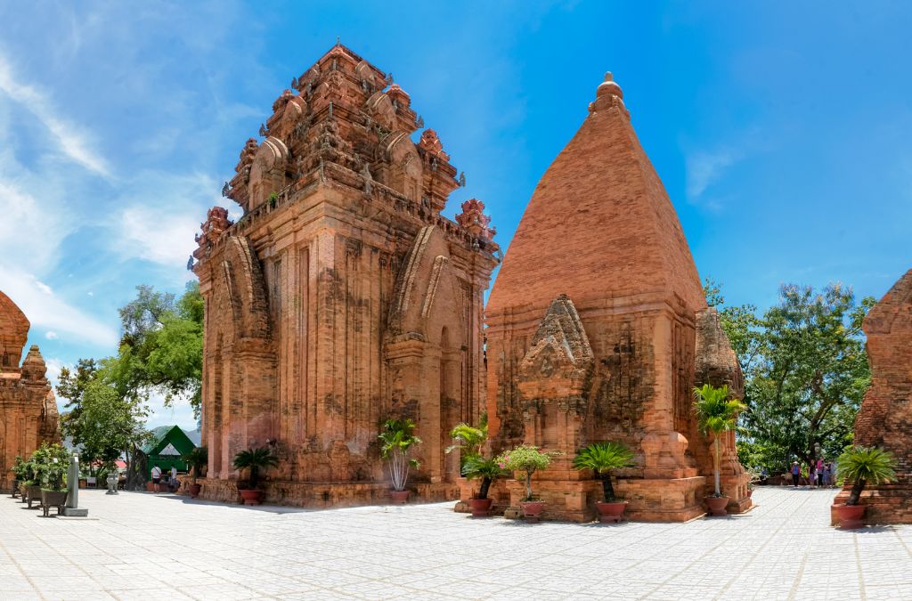Quần thể Tháp Bà Ponagar tại Nha Trang