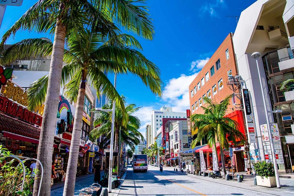 Kokusai Dori - địa điểm du lịch Okinawa nổi tiếng