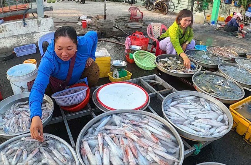 Quầy hải sản tươi sống tại Chợ Dương Đông Phú Quốc