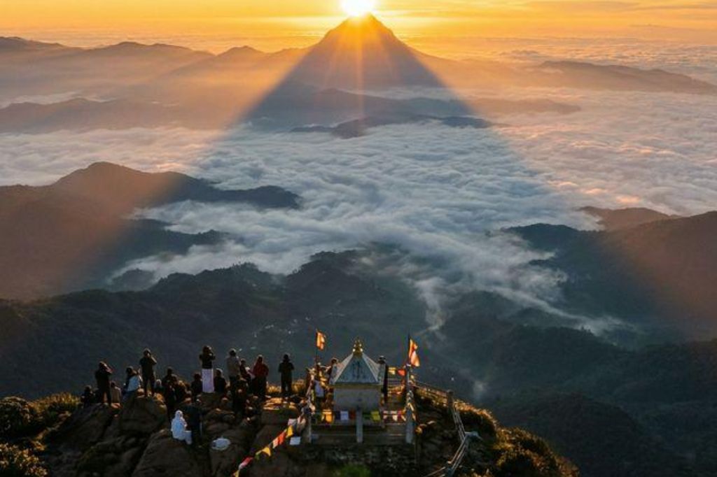 Đỉnh Adam's Peak 