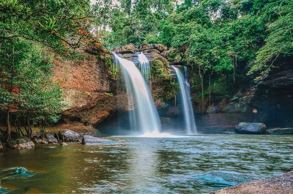 Vườn Quốc Gia Khao Yai nổi tiếng với hệ thống sông hồ, thác nước hùng vĩ