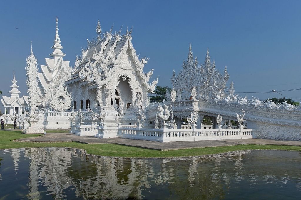 Toàn bộ công trình Wat Rong Khun - Chùa Trắng (Chiang Rai) là một màu trắng toát tượng trưng cho sự thuần khiết của Đức Phật, (Ảnh: Sưu tầm)