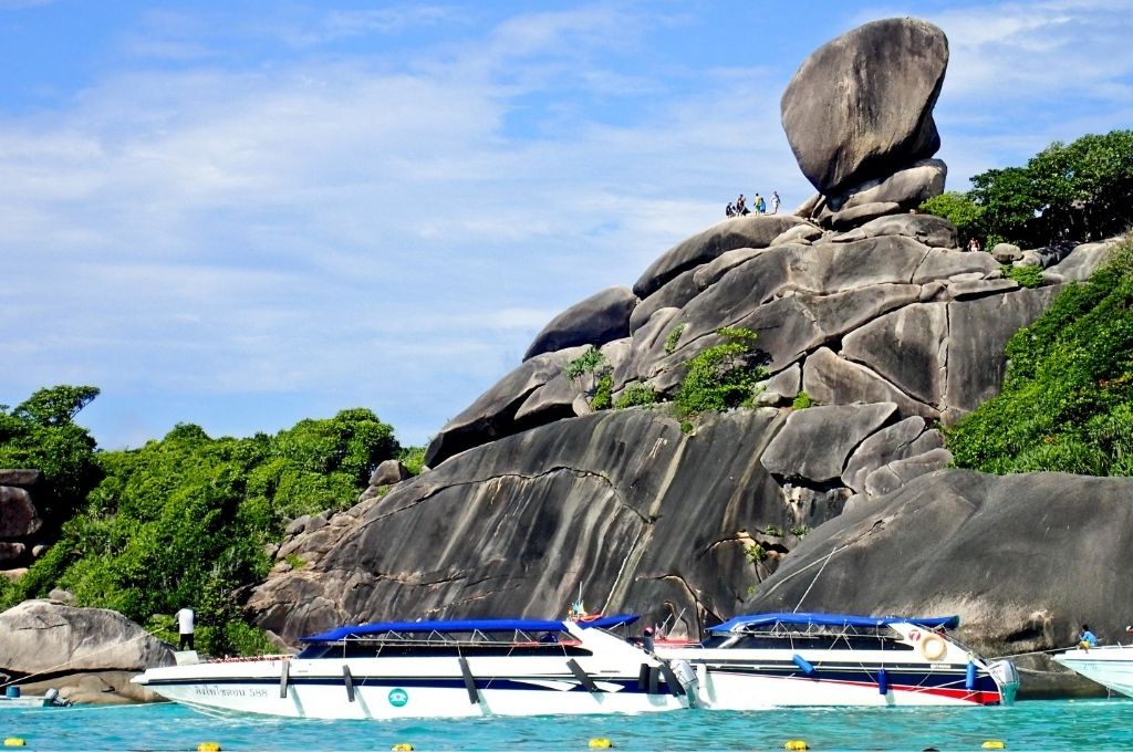 Biểu tượng đá Cánh Buồm có hình thù độc đáo tại quần đảo Similan