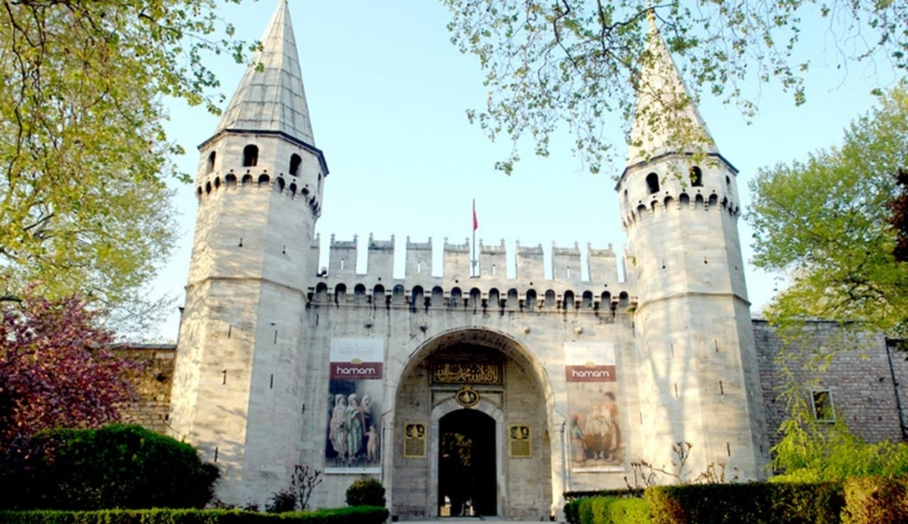 Cung điện Topkapi với kiến trúc cổ kính tại Istanbul