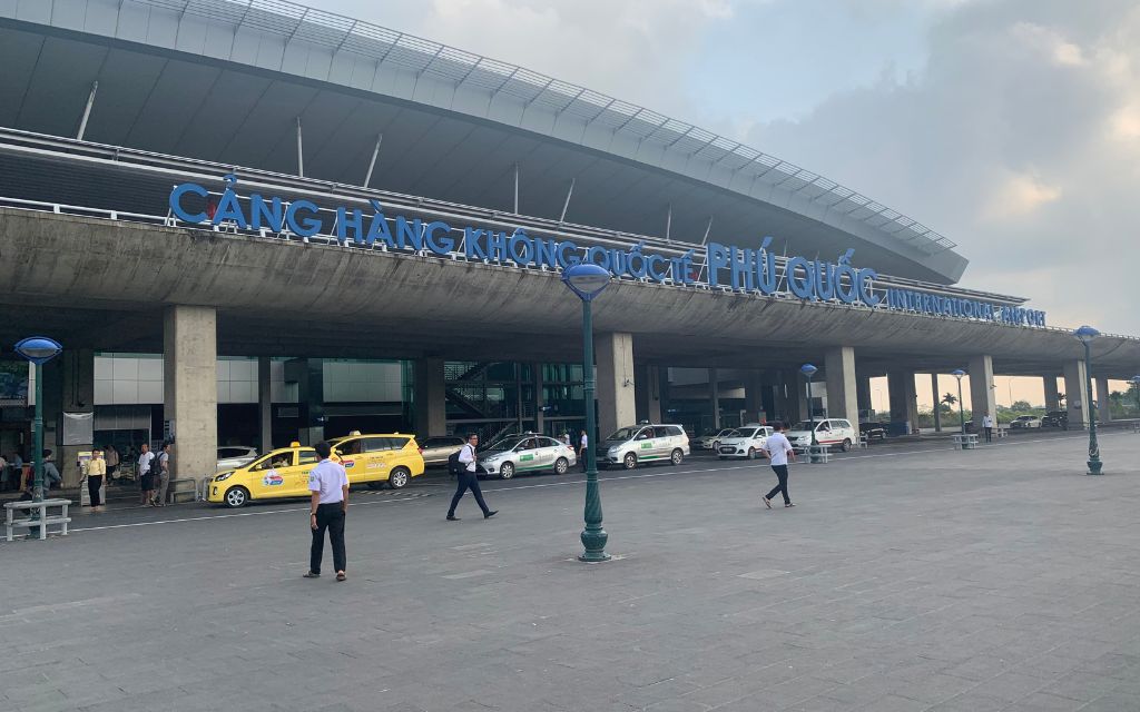  Di chuyển từ sân bay Phú Quốc đến Dinh Cậu 