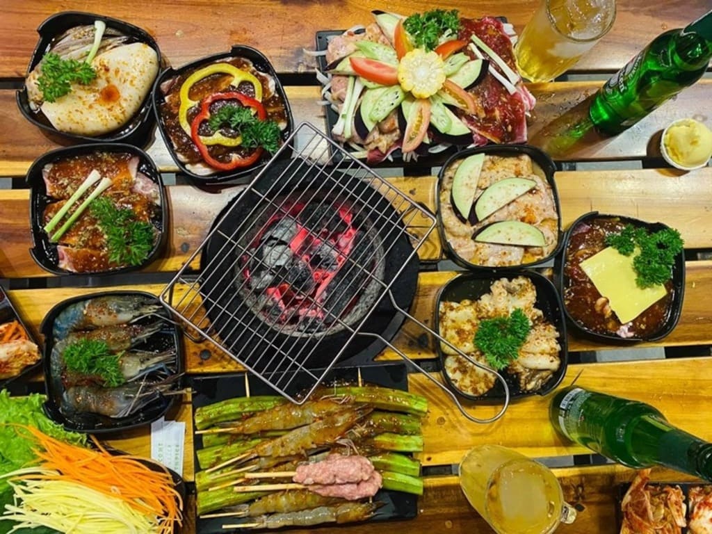 Món nướng BBQ Đà Lạt bên bếp than