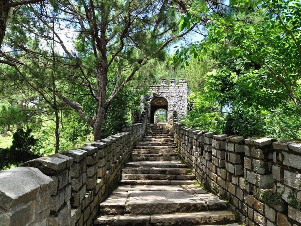 Tiểu Vạn Lý Trường Thành tại Đồi Mộng Mơ