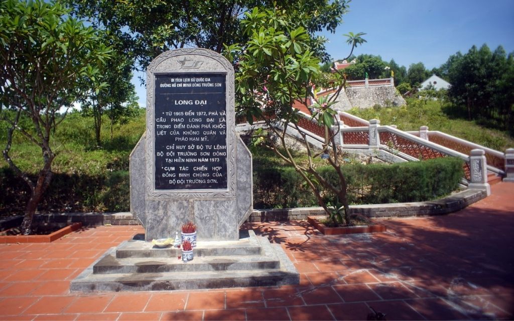 Di tích Bến phà Long Đại