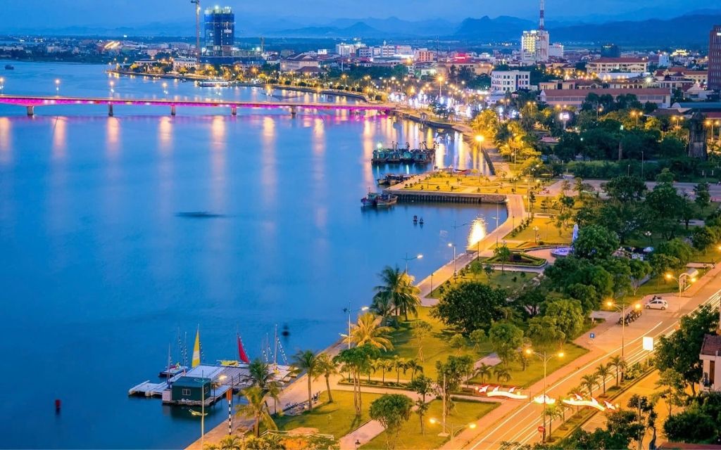 Đồng Hới vào buổi tối