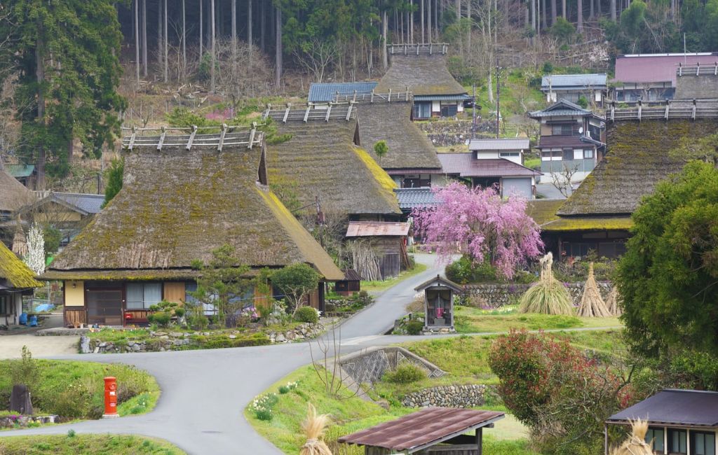 Làng cổ Kayabuki no Sato (Kyoto)