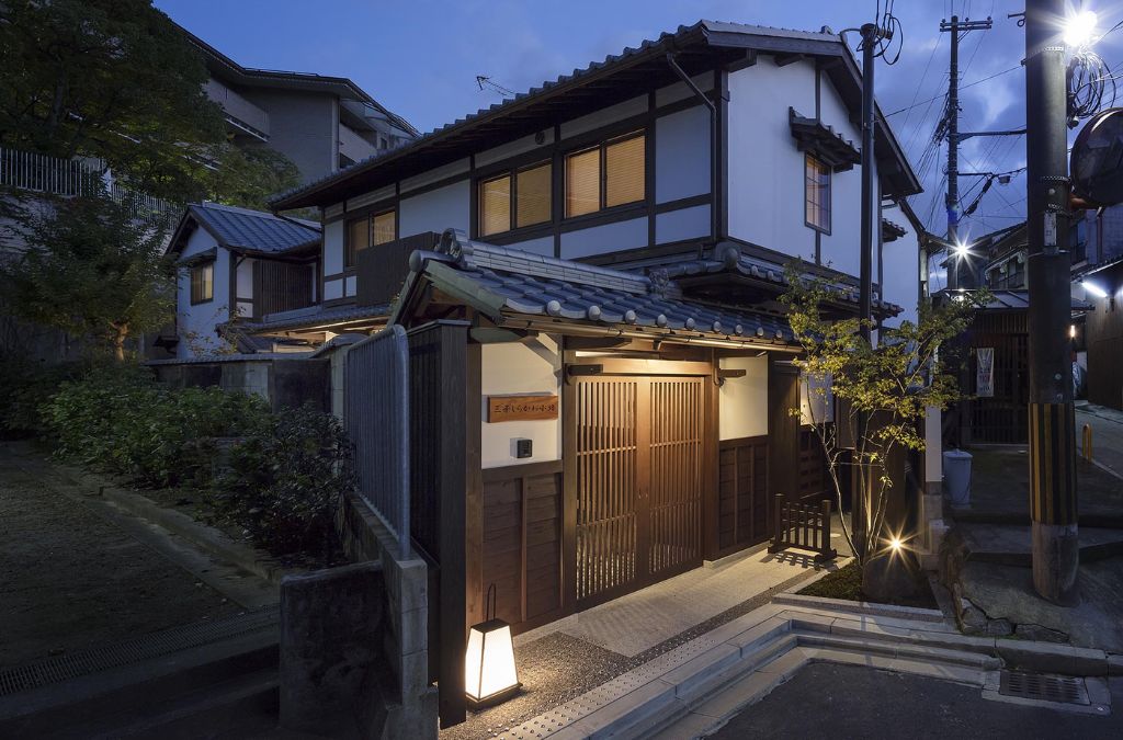 Nhà Machiya truyền thống trên con phố yên tĩnh tại Kyoto