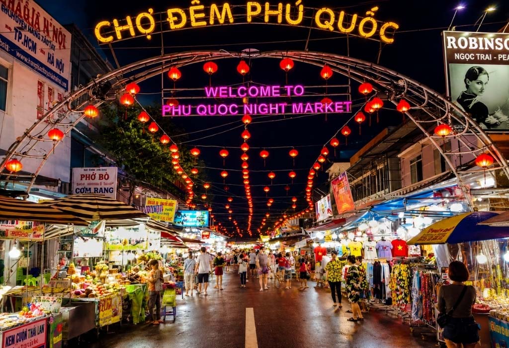 Chợ đêm Phú Quốc là điểm dừng chân quen thuộc của nhiều người khi đến đảo ngọc.