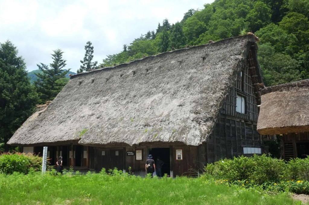 Làng cổ Shirakawa-go