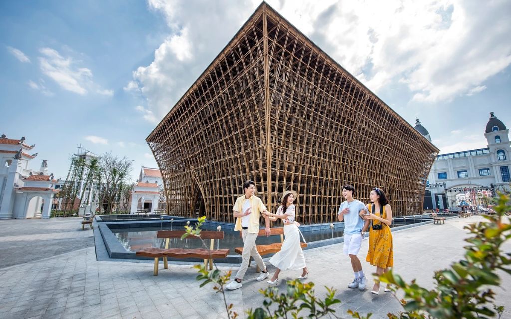 Huyền Thoại Tre Grand World Phú Quốc