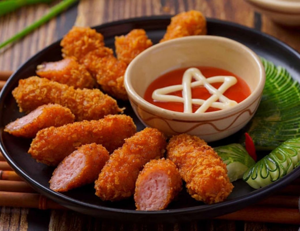 Nem chua rán vàng giòn Hà Nội