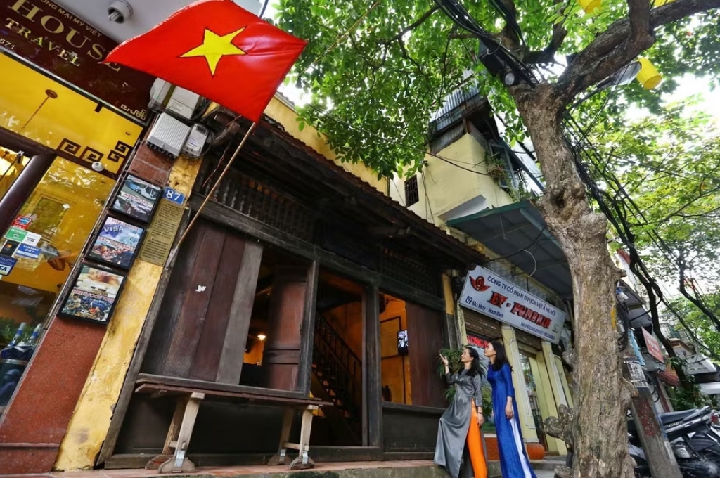 Ngôi nhà Di sản 87 Mã Mây trong khu phố cổ Hà Nội. 