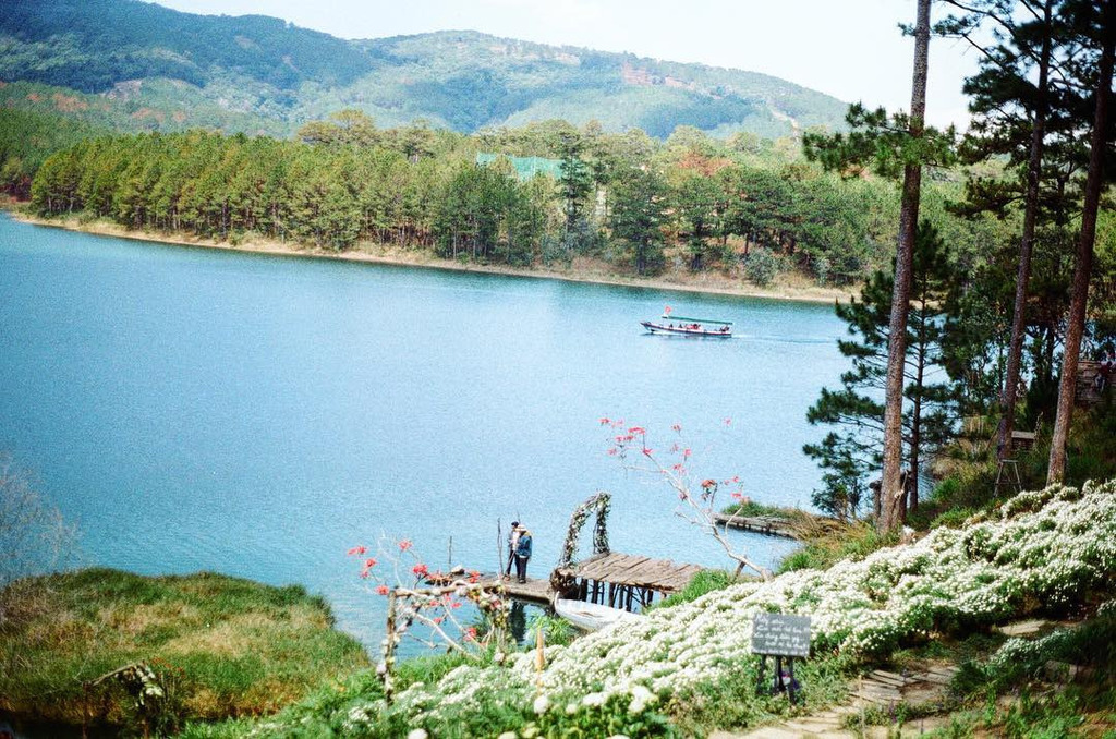 Không gian yên tĩnh, nhiều cây xanh happy hills