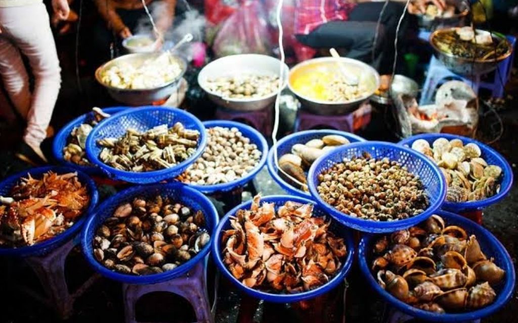 Chợ hải sản Hồ Tràm 