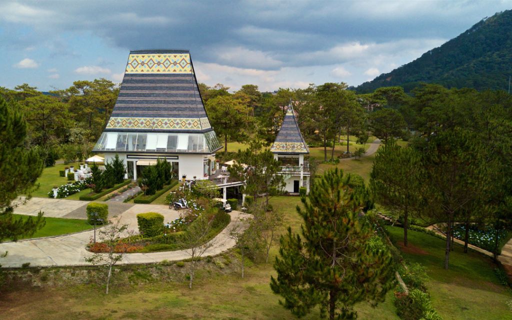 Lưu trú tại “làng Bình An”