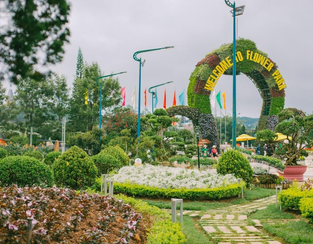 Vườn hoa thành phố Đà Lạt rực rỡ sắc hoa