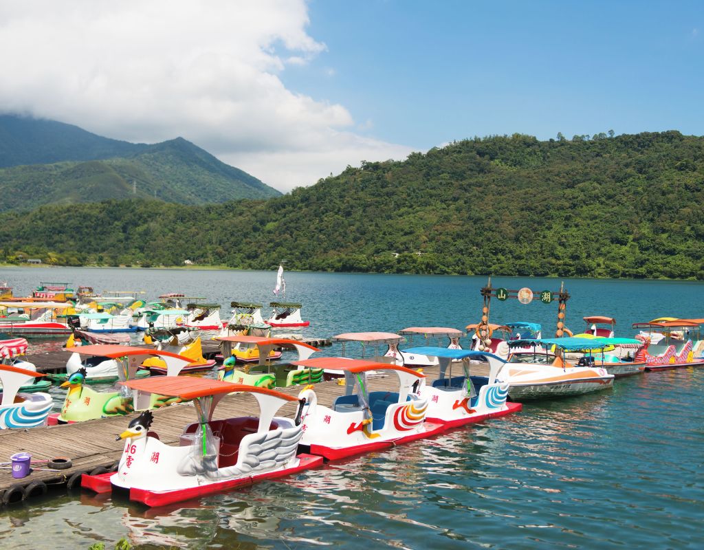 Hồ Liyu Hoa Liên