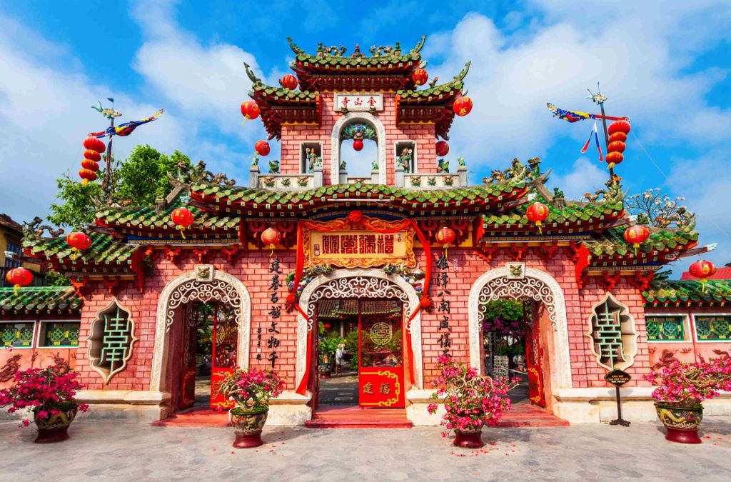 Cổng tam quan Hội quán Phúc Kiến tại Hội An