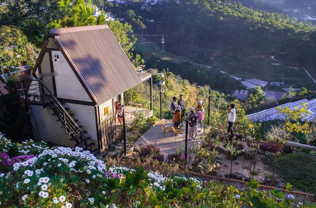 Căn nhà gỗ bên mặt nước tại The Lake House Dalat