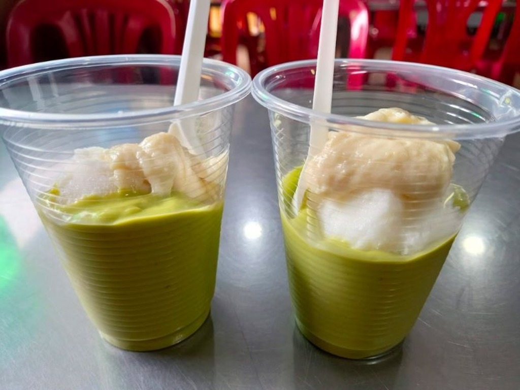 Ly kem bơ Thanh Thảo trên đường Nguyễn Văn Trỗi