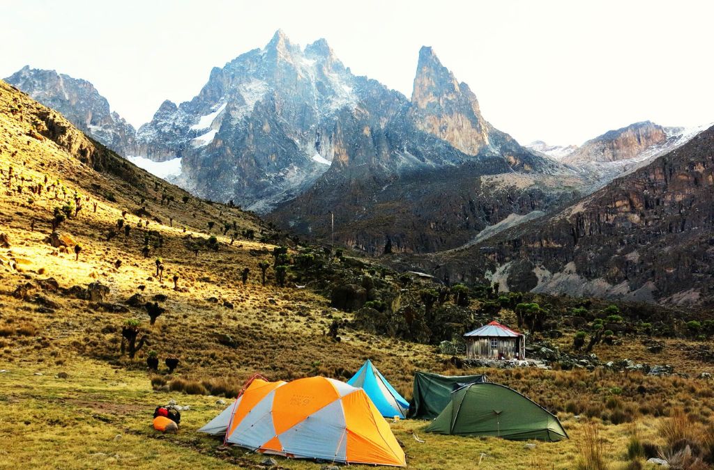 Cắm trại trekking trên núi Kenya
