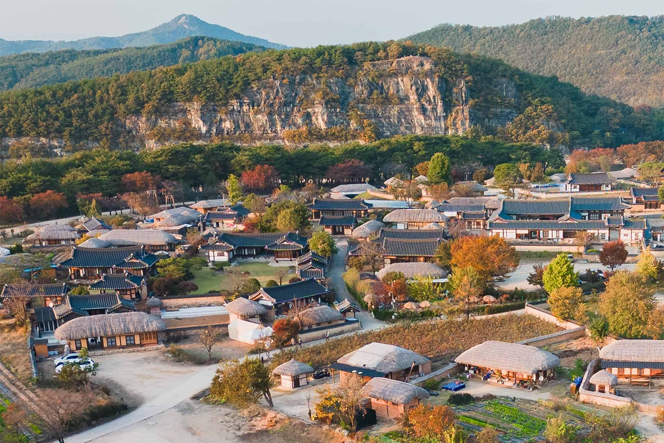 Khám phá Hàn Quốc xưa từ làng Hahoe đến phố hanok Gyeongju, ba điểm du lịch truyền thống cực chill