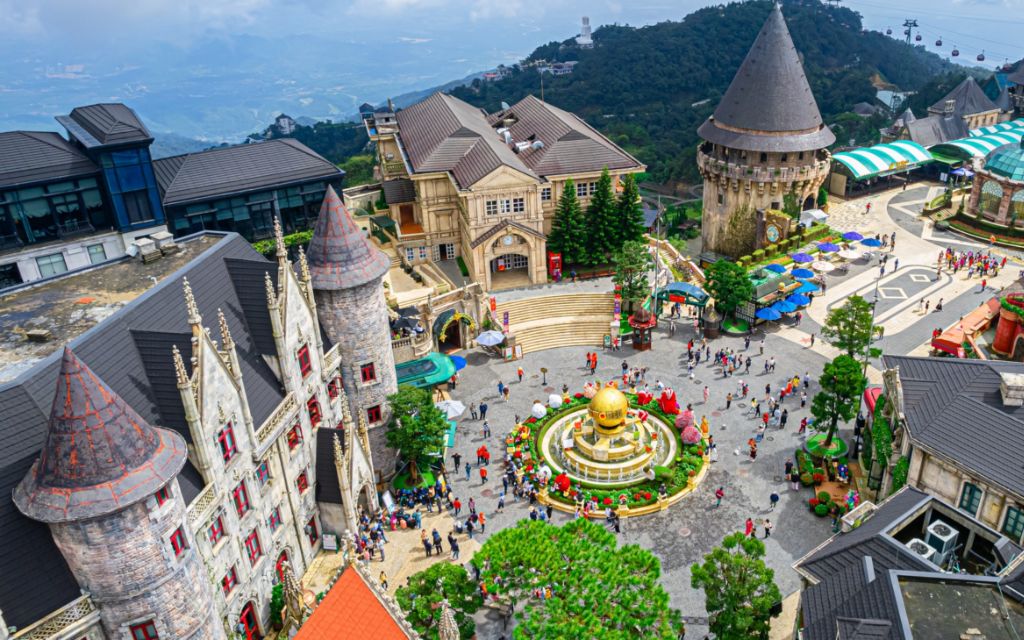 Bà Nà Hills Fantasy Park 