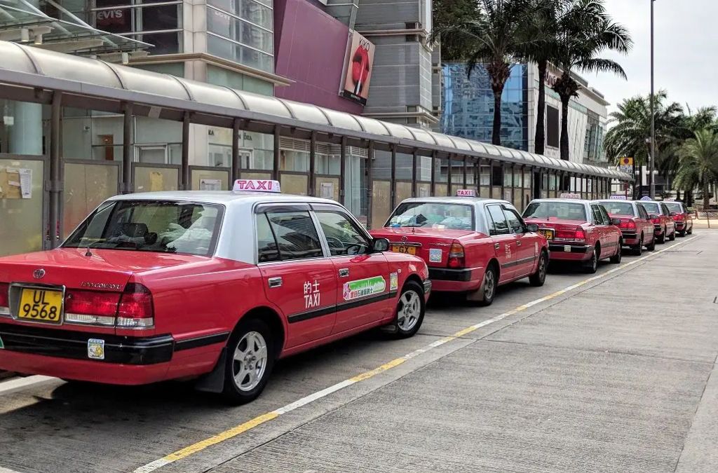 Taxi đỏ tại Hong Kong