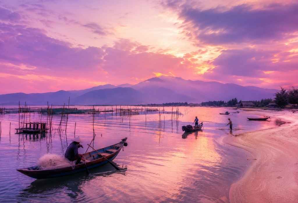 Làng chài Lăng Cô Huế
