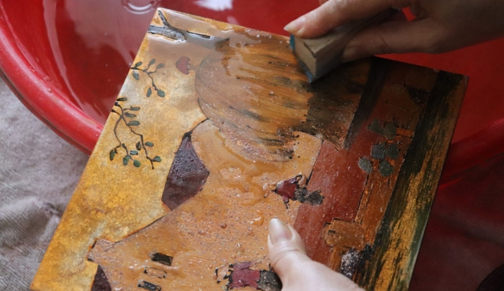 Làng sơn mài Hạ Thái