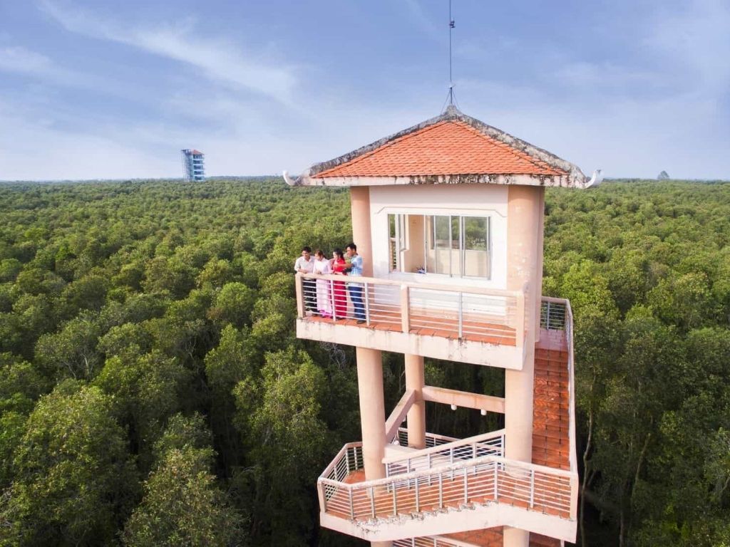 Tháp quan sát tại Làng nổi Tân Lập