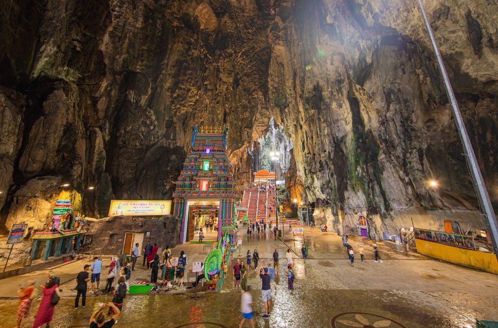Không gian bên trong Động Batu, Malaysia