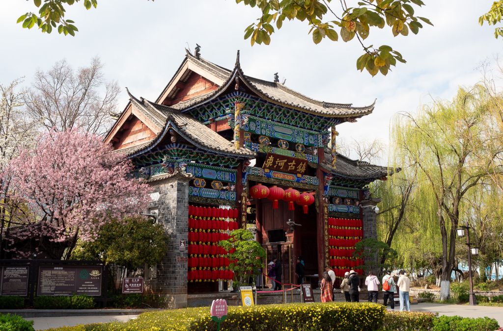 Cổng cổ tại Thúc Hà cổ trấn