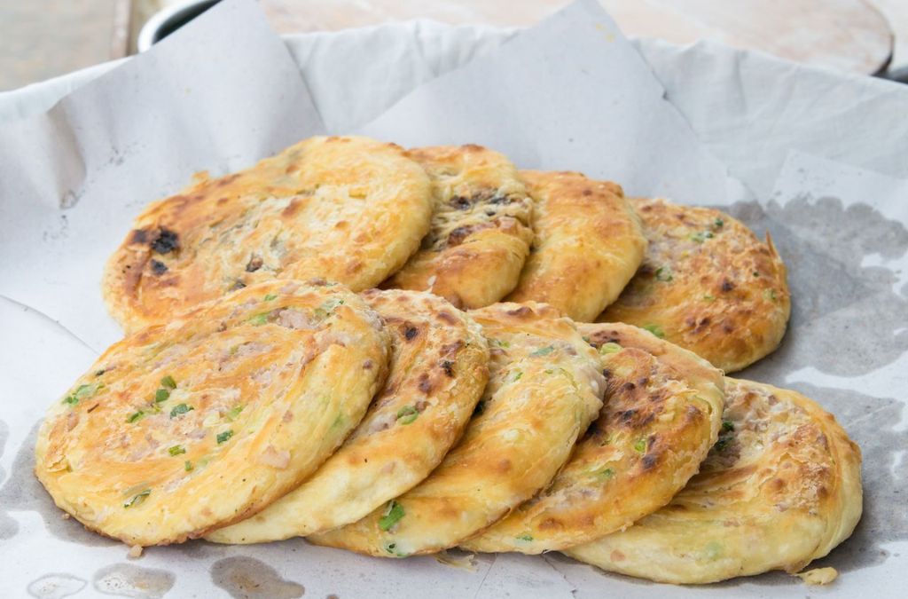 Bánh baba Lệ Giang chiên vàng