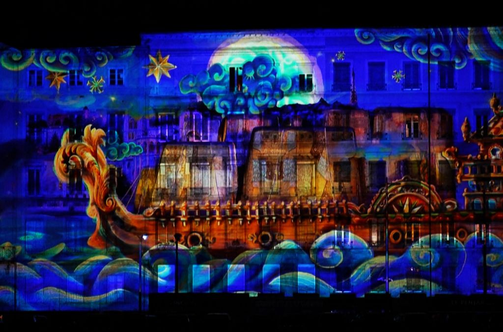 tác phẩm sắp đặt ánh sáng kết hợp trình chiếu 3D mapping tại Lyon trong Lễ hội Ánh sáng