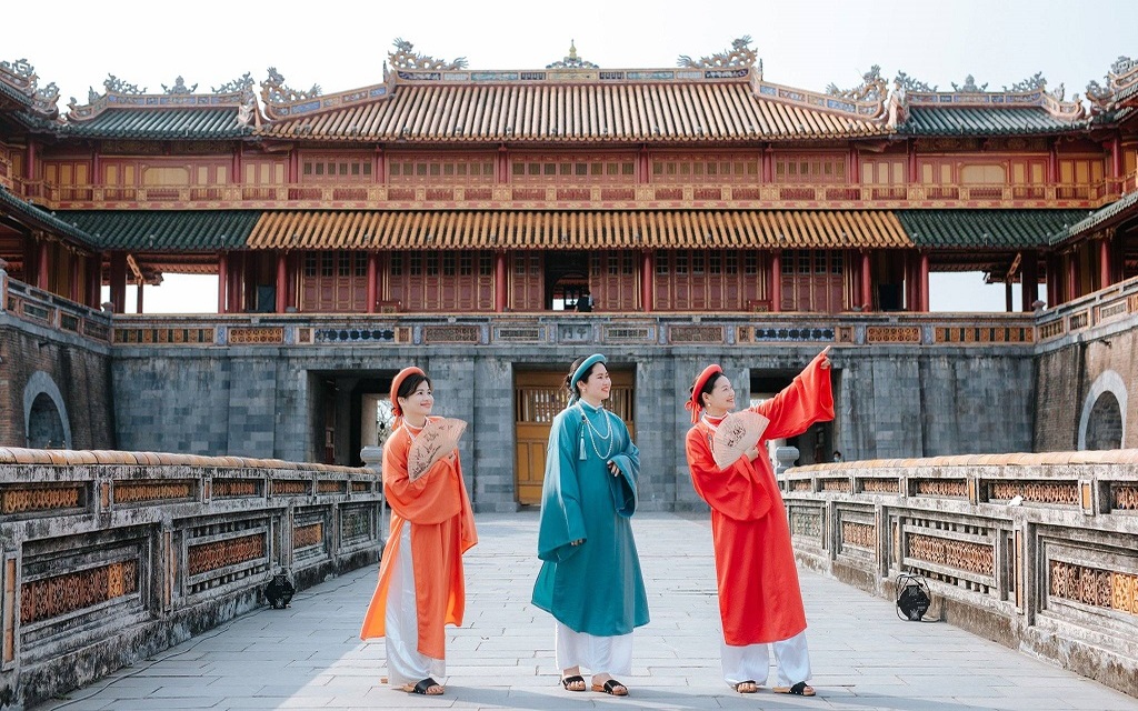 Du xuân ở Huế