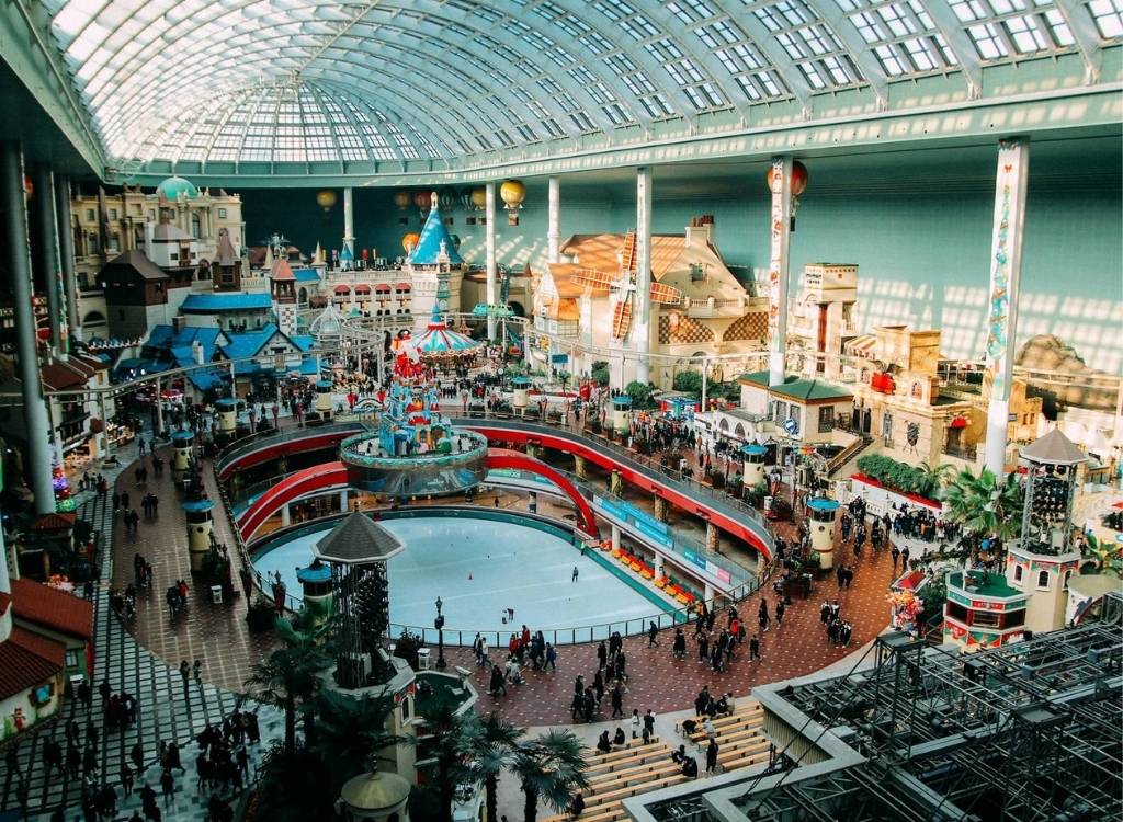 Khu vui chơi trong nhà Lotte World Seoul