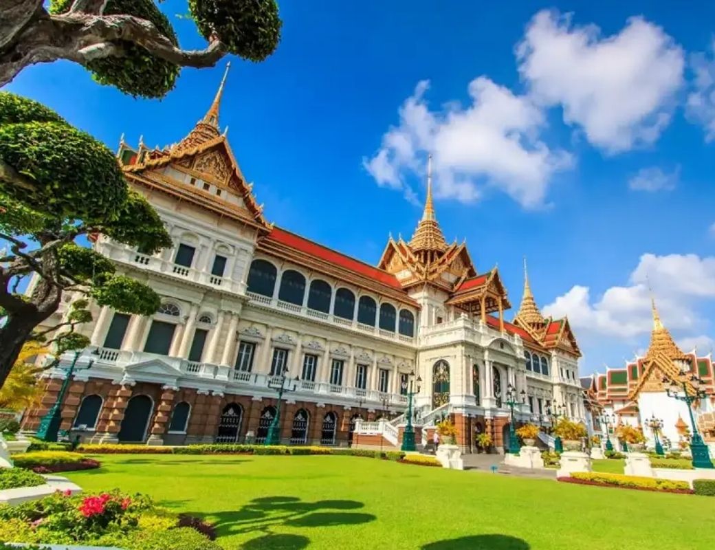 Mặt tiền Cung điện Hoàng gia Haw Kham tại Luang Prabang.