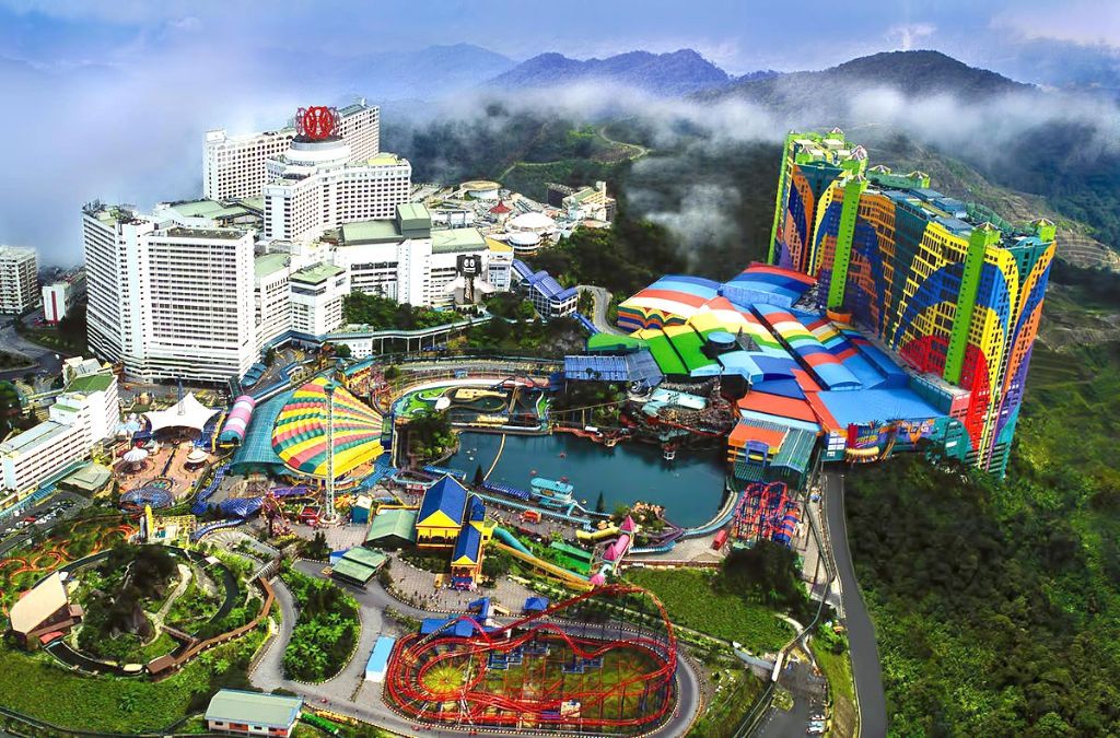 Toàn cảnh khu vui chơi Resorts World Genting giữa núi rừng