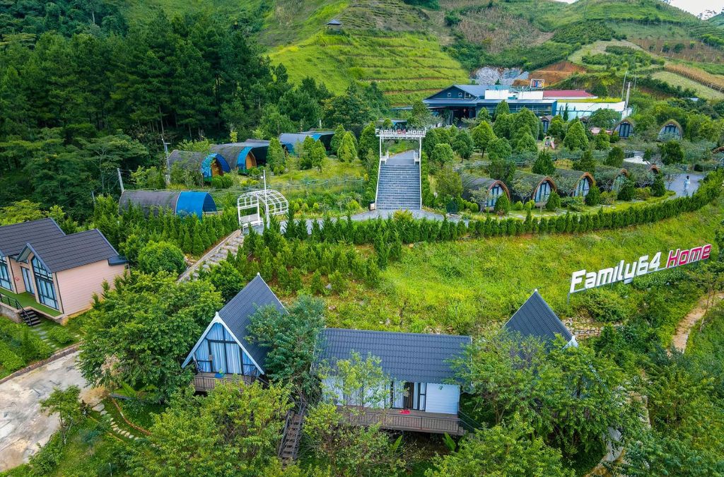 Family64 Home Mộc Châu với các căn bungalow giữa không gian núi đồi xanh mát