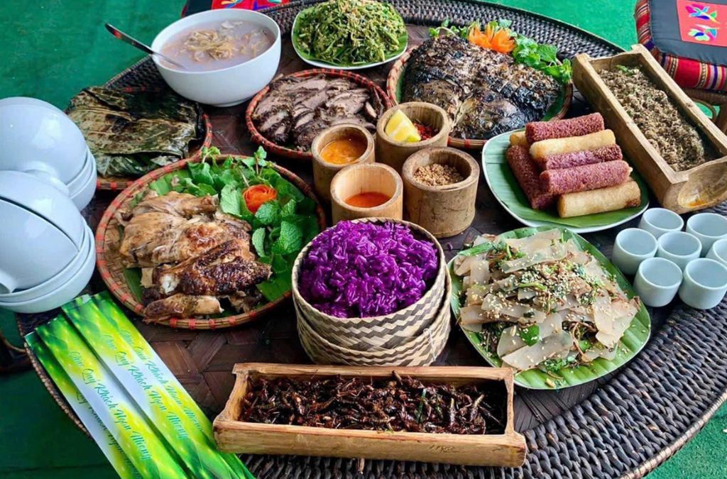 Mâm đặc sản vùng cao tại Mù Cang Chải
