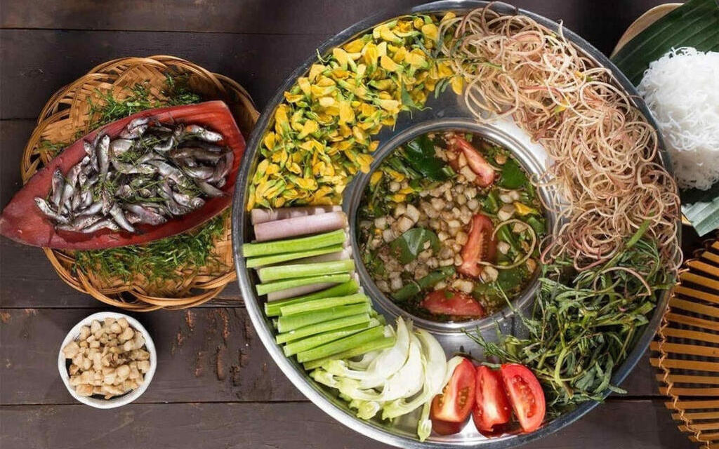 Lẩu cá linh bông điên điển