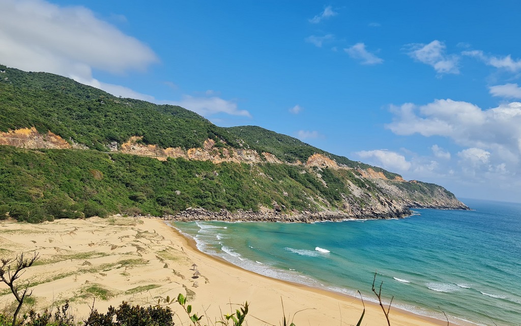Bãi biển Bãi Môn